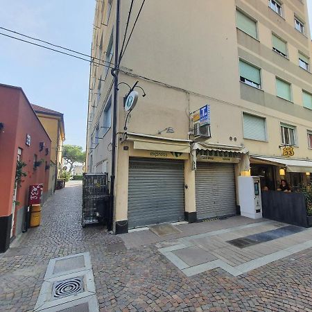 Appartamento In Centro A 30M Dal Mare Spotorno Kültér fotó