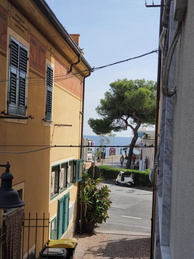 Appartamento In Centro A 30M Dal Mare Spotorno Kültér fotó