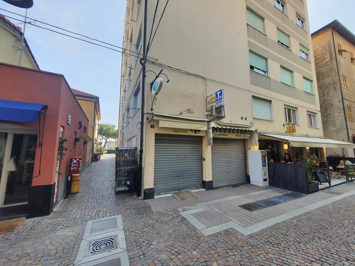 Appartamento In Centro A 30M Dal Mare Spotorno Kültér fotó